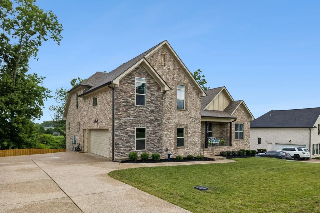 1030 C P Stewart Boulevard Lebanon TN 37087