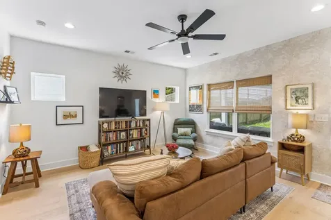 2025 Pleasant Cove Nashville TN 37214
