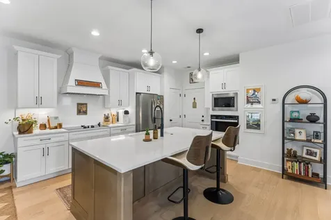 2025 Pleasant Cove Nashville TN 37214