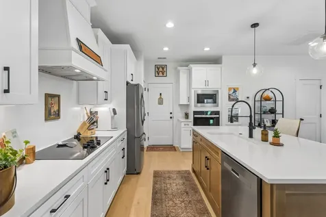 2025 Pleasant Cove Nashville TN 37214
