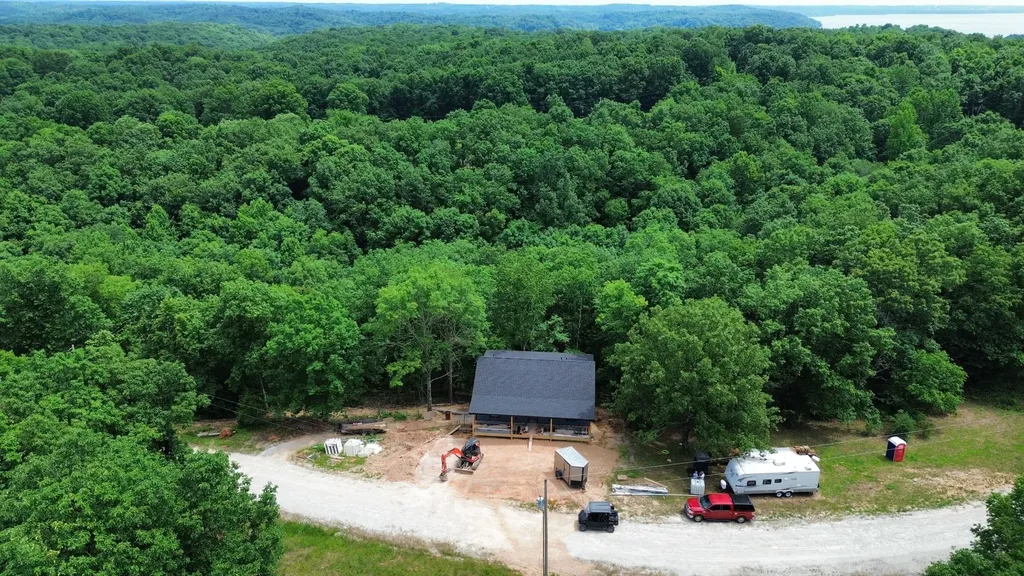 370 Deepwood Drive Waverly TN 37185