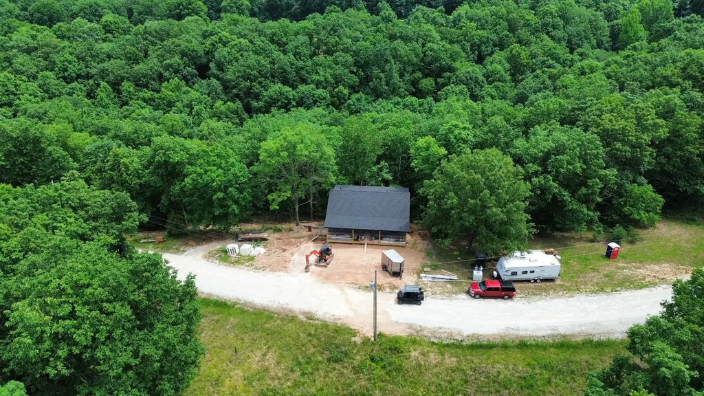 370 Deepwood Drive Waverly TN 37185