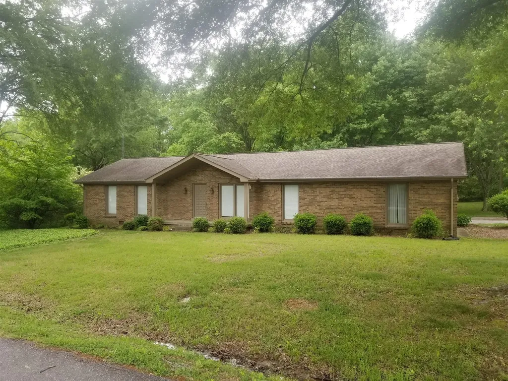 201 Sam Davis Drive Springfield TN 37172