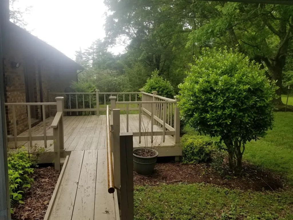 201 Sam Davis Drive Springfield TN 37172