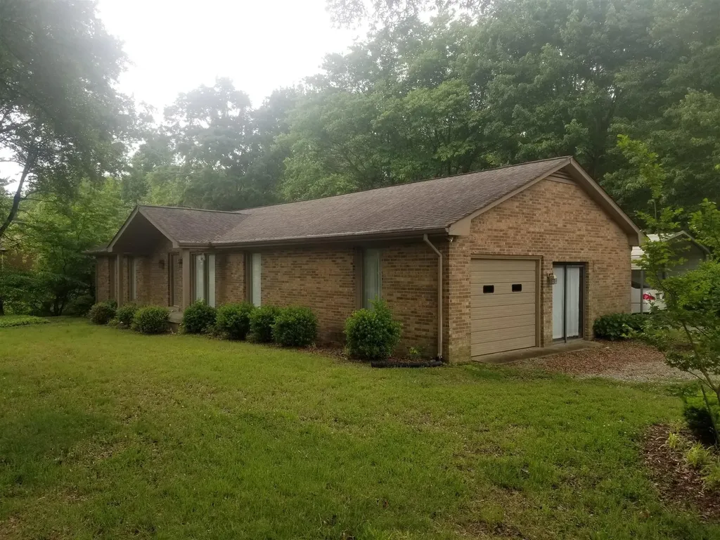 201 Sam Davis Drive Springfield TN 37172