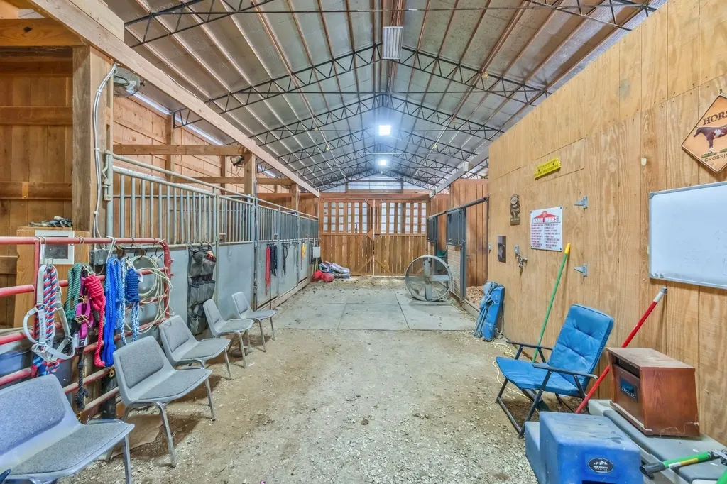 2620 Highway 48, S Dickson TN 37055
