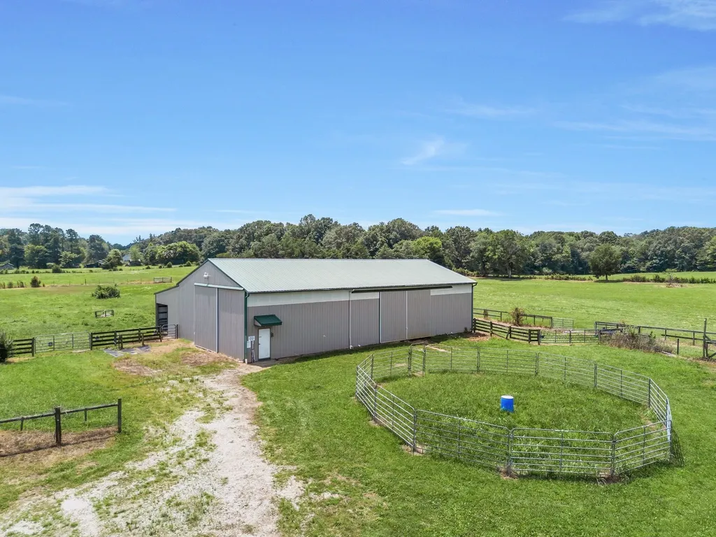 2620 Highway 48, S Dickson TN 37055
