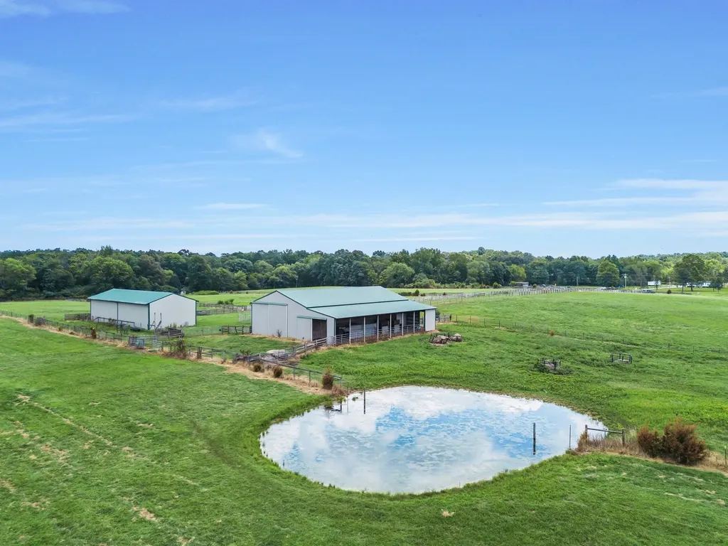 2620 Highway 48, S Dickson TN 37055