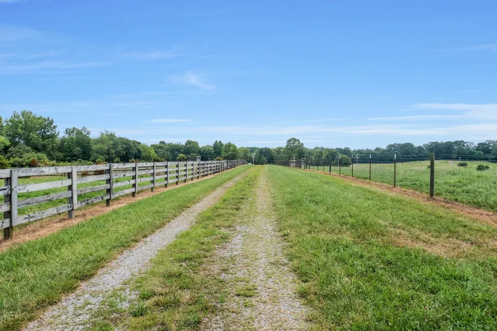 2620 Highway 48, S Dickson TN 37055