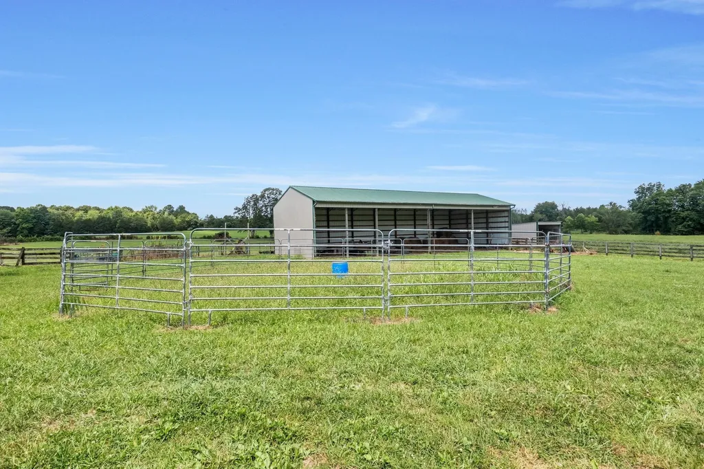 2620 Highway 48, S Dickson TN 37055