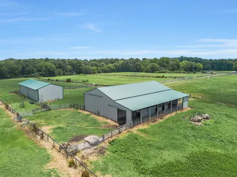 2620 Highway 48, S Dickson TN 37055