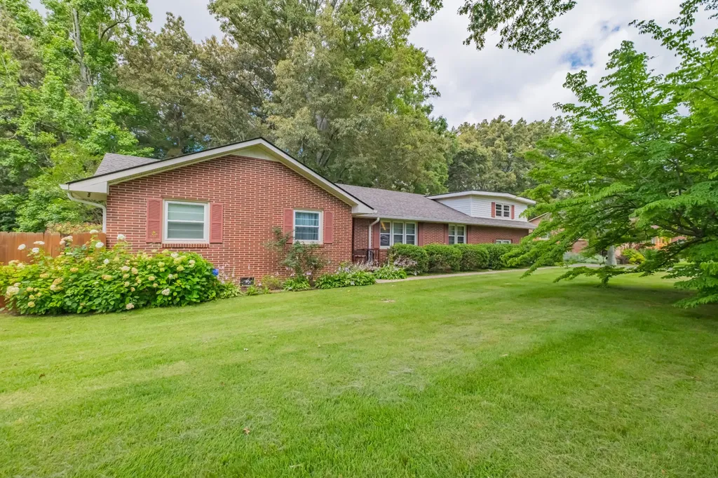 101 Crestwood Drive Tullahoma TN 37388