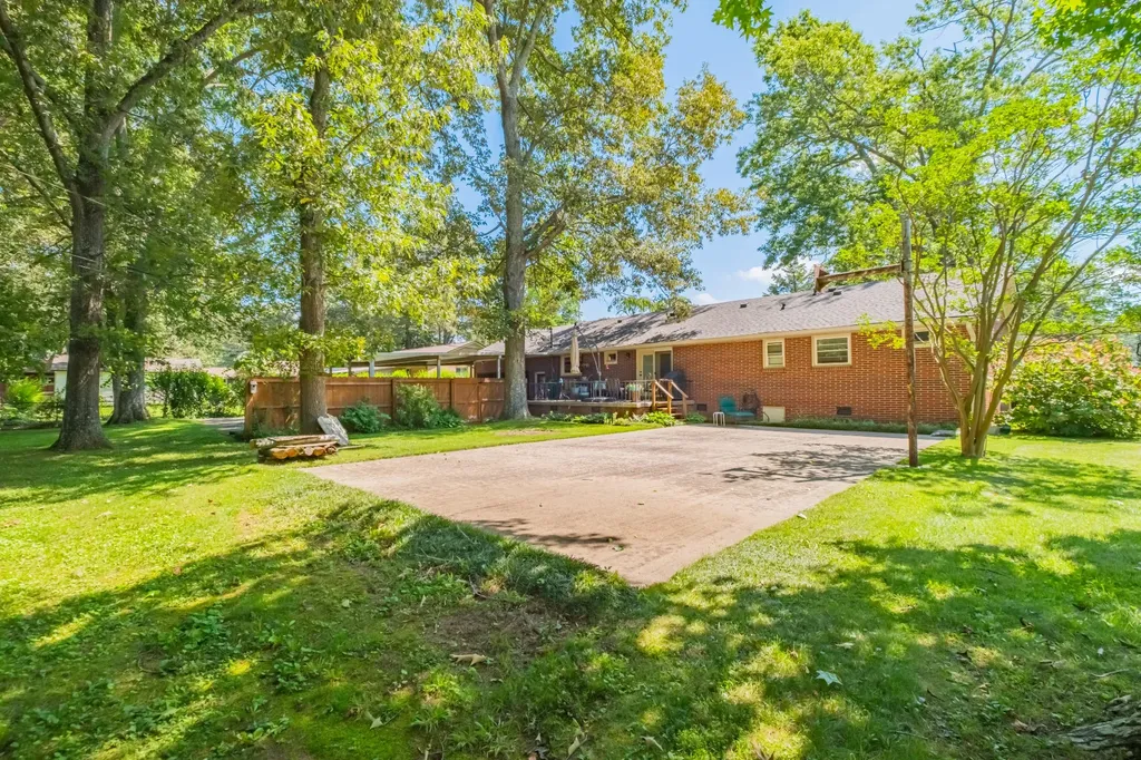 101 Crestwood Drive Tullahoma TN 37388