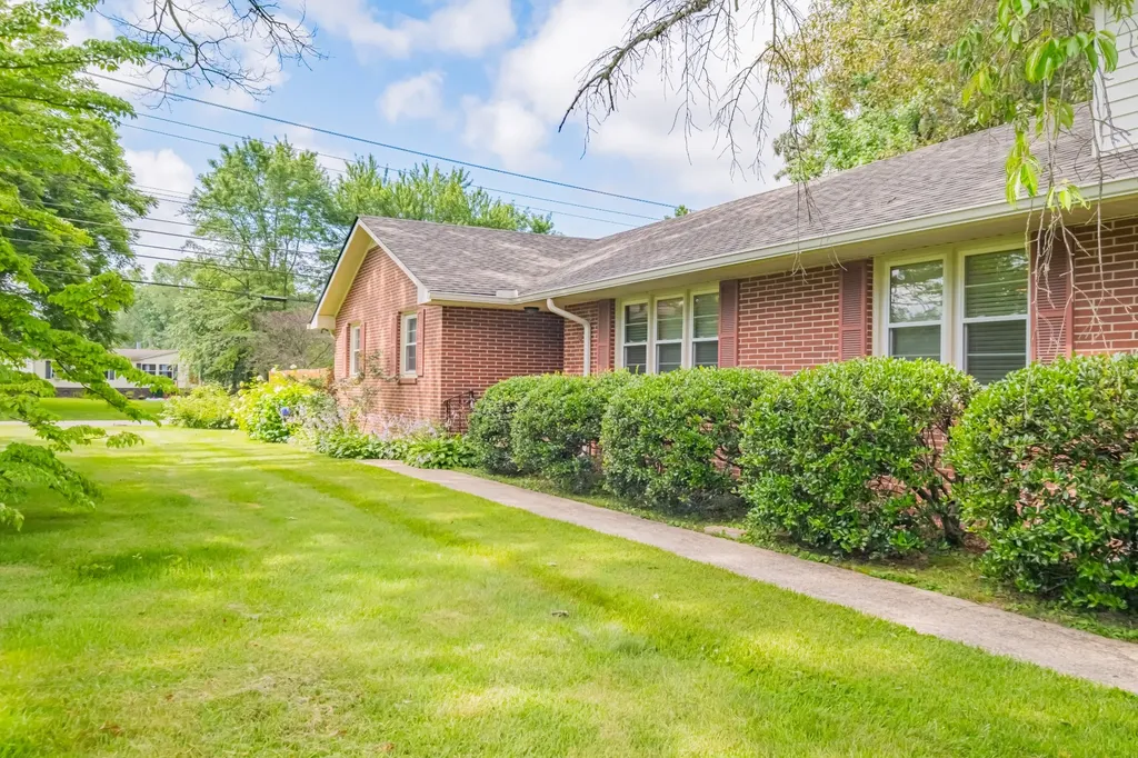 101 Crestwood Drive Tullahoma TN 37388