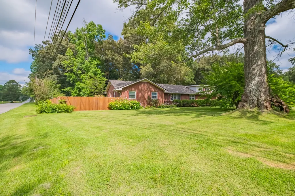 101 Crestwood Drive Tullahoma TN 37388