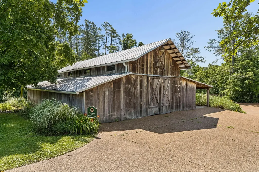 324 E Kingston Springs Road Kingston Springs TN 37082