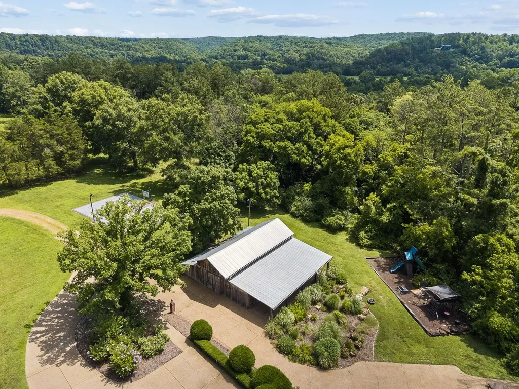 324 E Kingston Springs Road Kingston Springs TN 37082