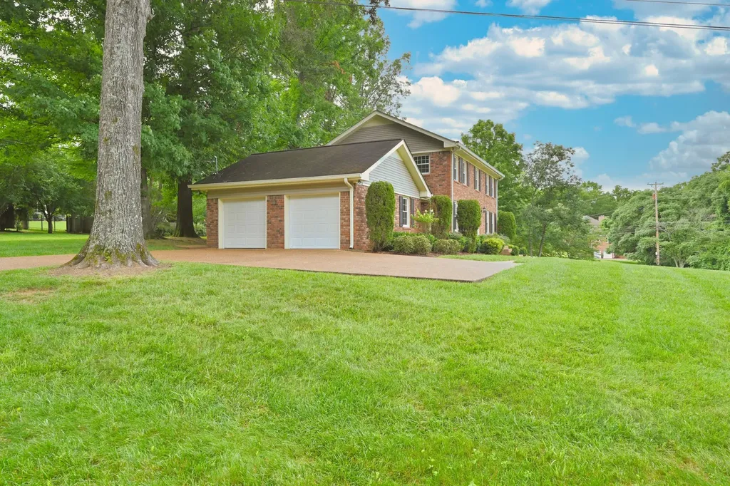 100 Applewood Court Hendersonville TN 37075