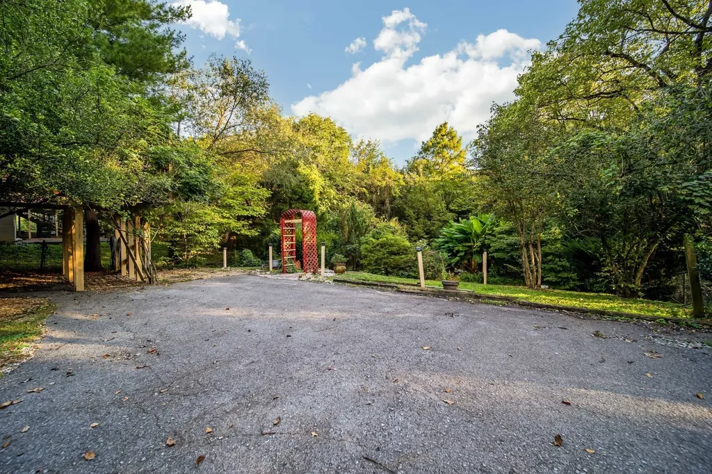 1315 Saturn Drive Nashville TN 37217