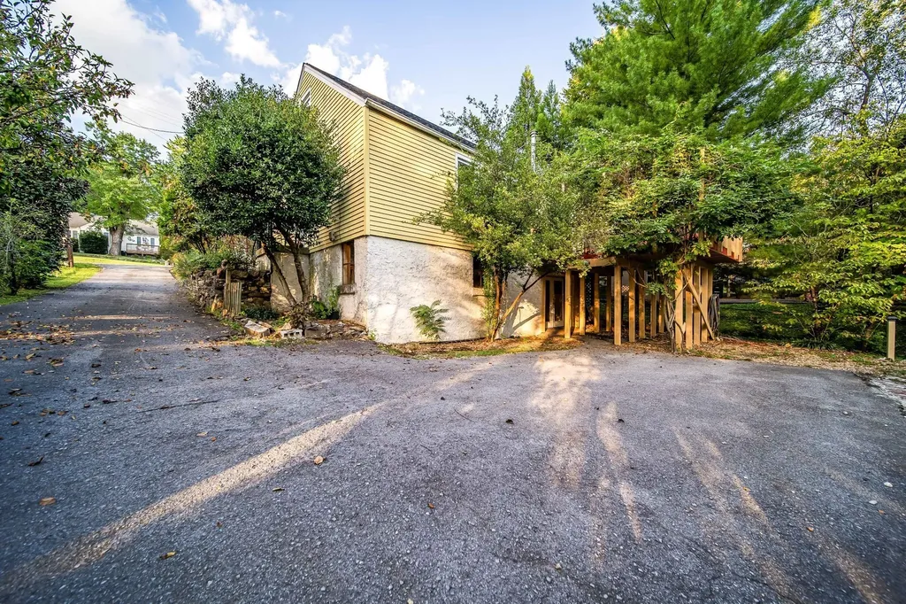 1315 Saturn Drive Nashville TN 37217