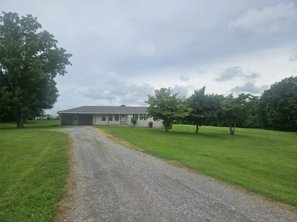 5080 Highway 41, N Springfield TN 37172