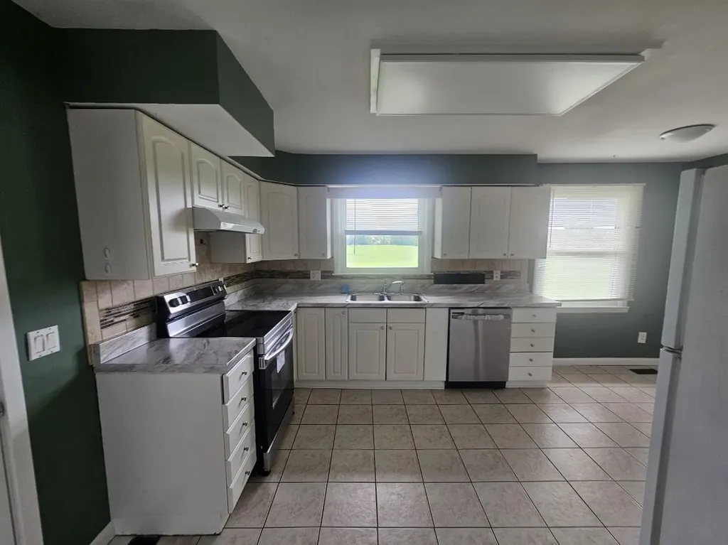 5080 Highway 41, N Springfield TN 37172