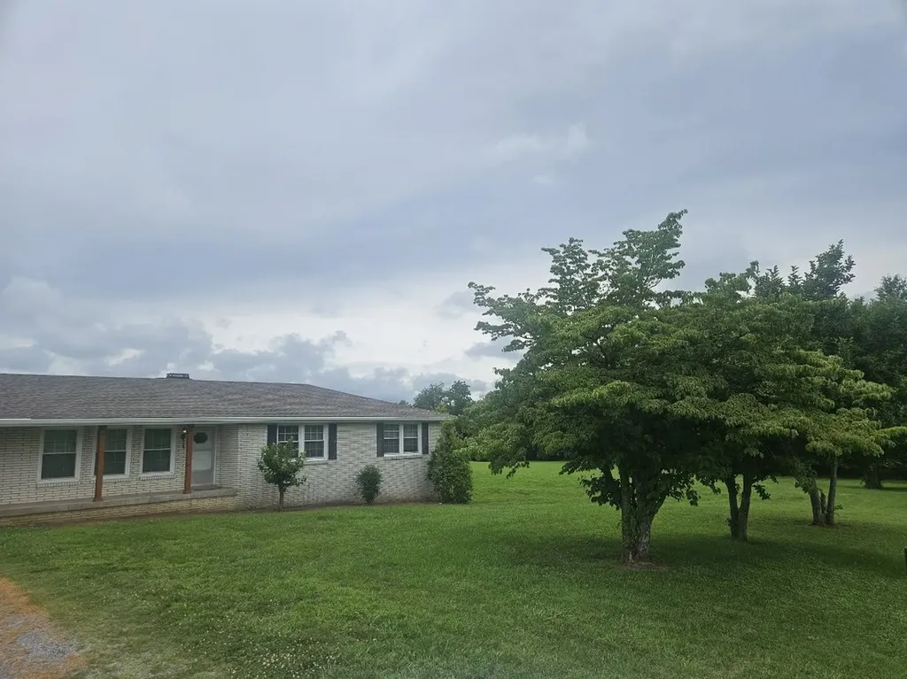 5080 Highway 41, N Springfield TN 37172