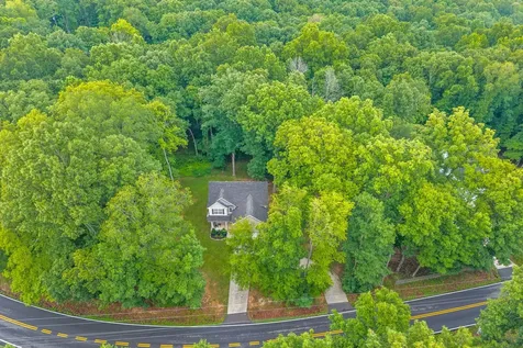 4515 Chester Harris Road Woodlawn TN 37191