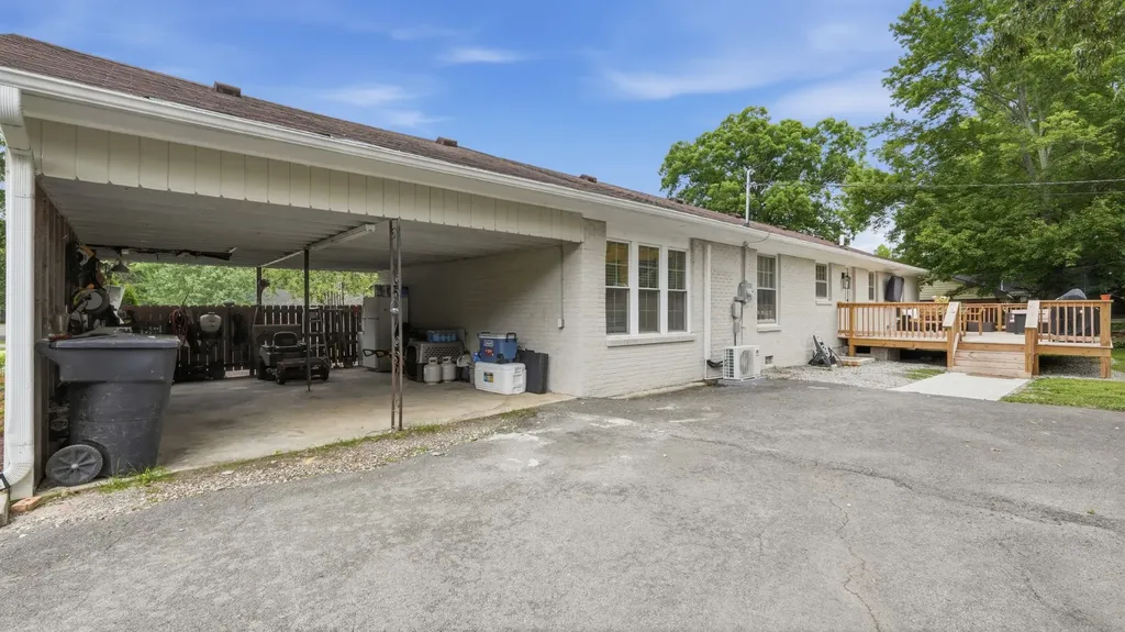 1100 Bragg Circle Tullahoma TN 37388