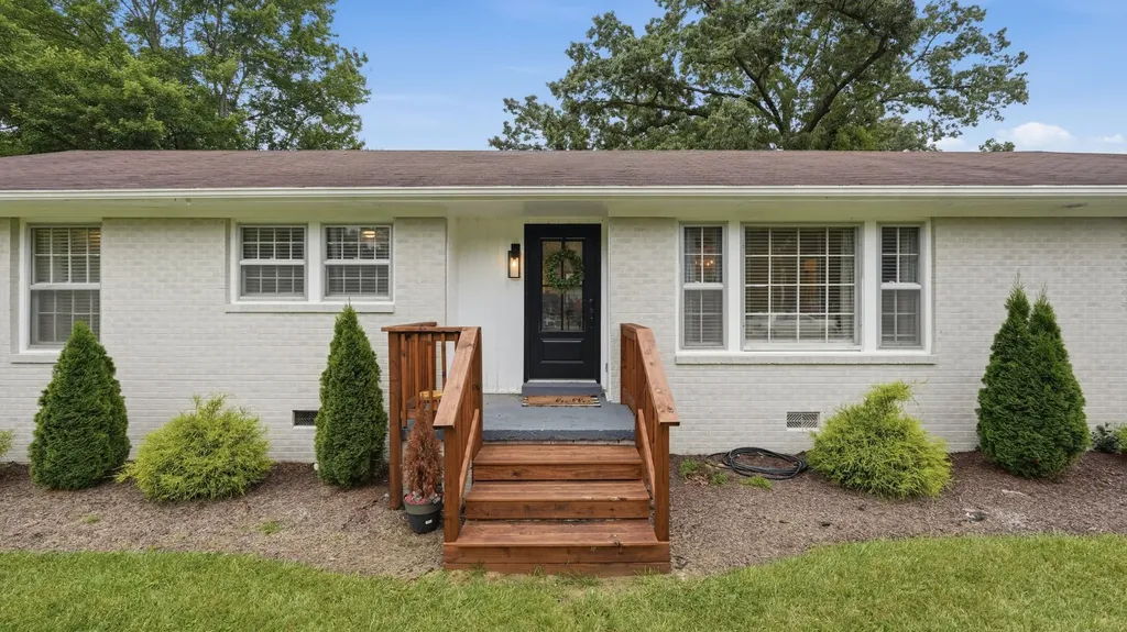 1100 Bragg Circle Tullahoma TN 37388