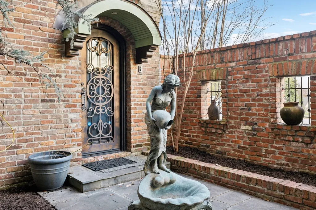 102 West End Close Nashville TN 37205