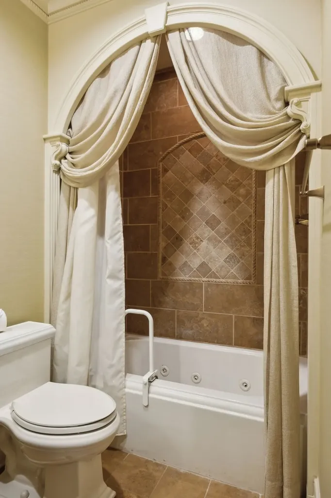 102 West End Close Nashville TN 37205