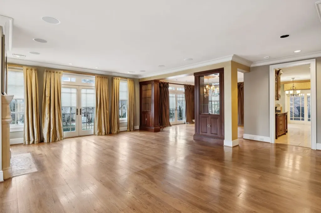 102 West End Close Nashville TN 37205