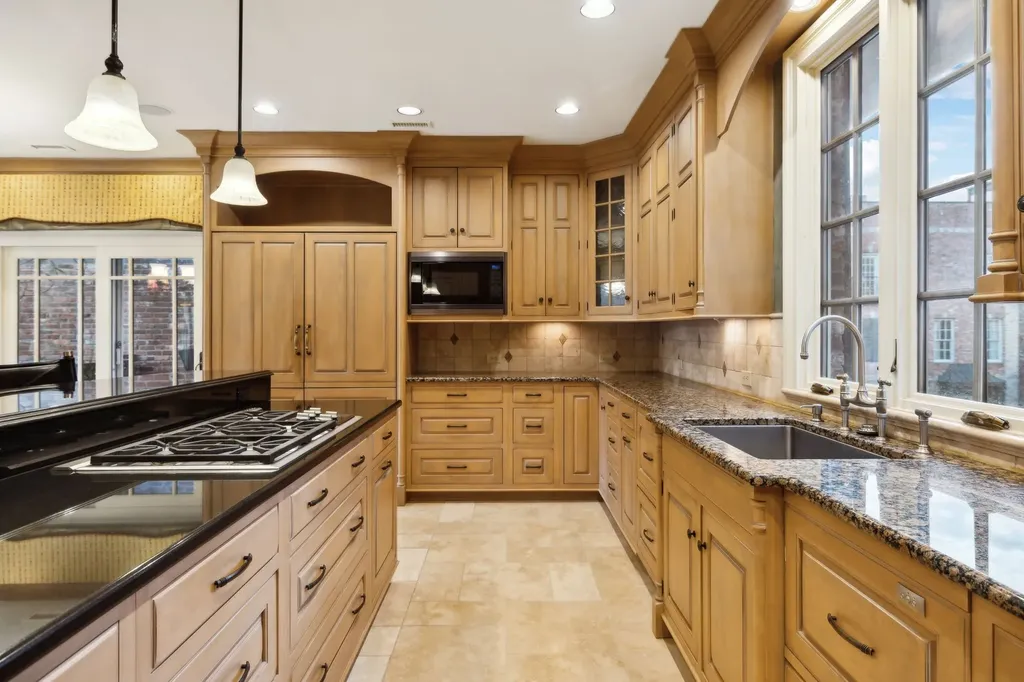 102 West End Close Nashville TN 37205