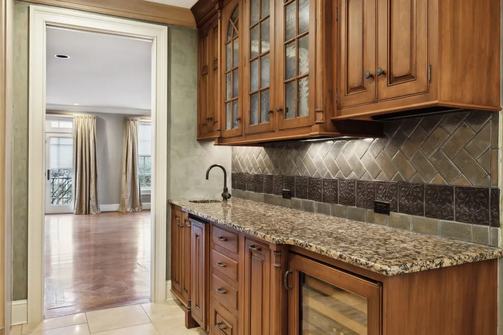 102 West End Close Nashville TN 37205