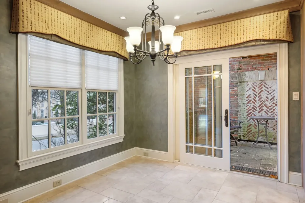 102 West End Close Nashville TN 37205