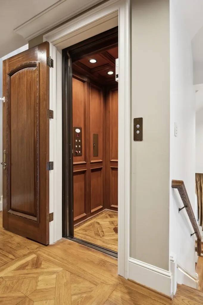 102 West End Close Nashville TN 37205