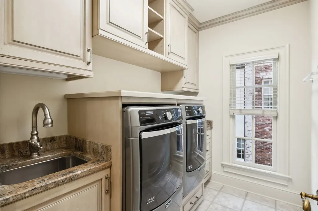 102 West End Close Nashville TN 37205