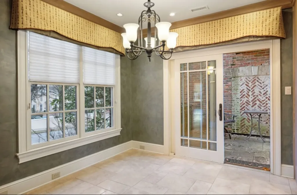 102 West End Close Nashville TN 37205