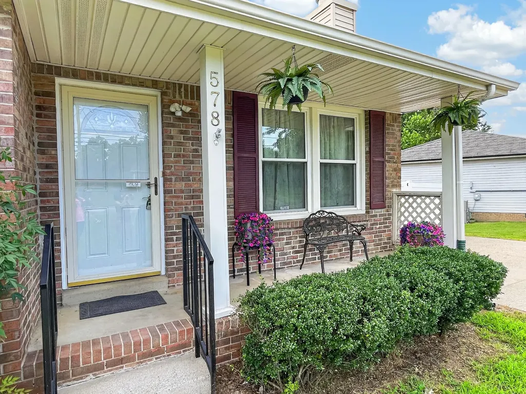 578 Donna Drive Clarksville TN 37042