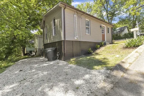 223 4th Ave, E Springfield TN 37172