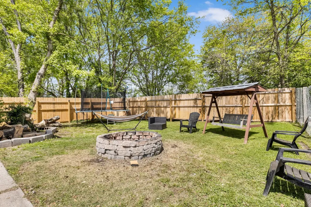 795 19th Ave, W Springfield TN 37172