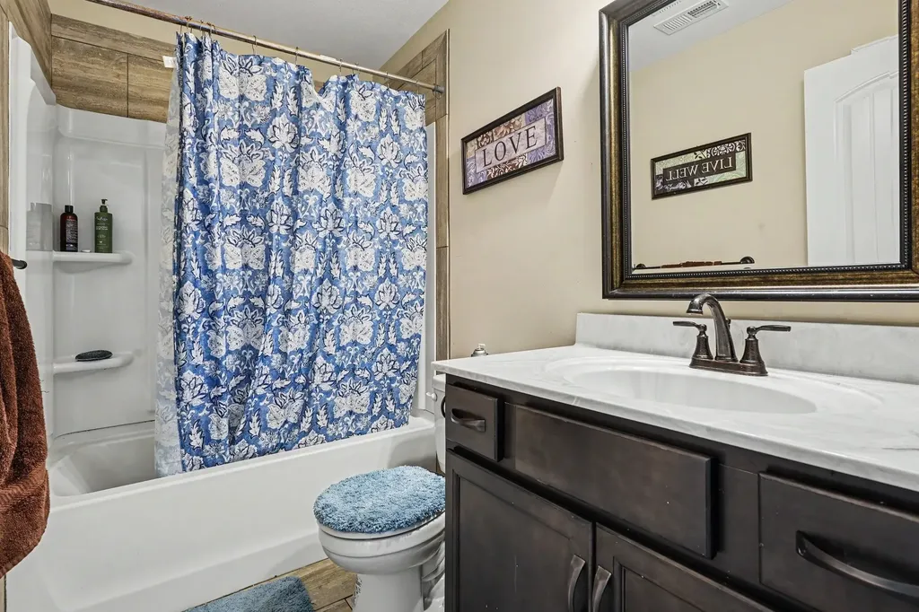 538 Low Country Court Clarksville TN 37042