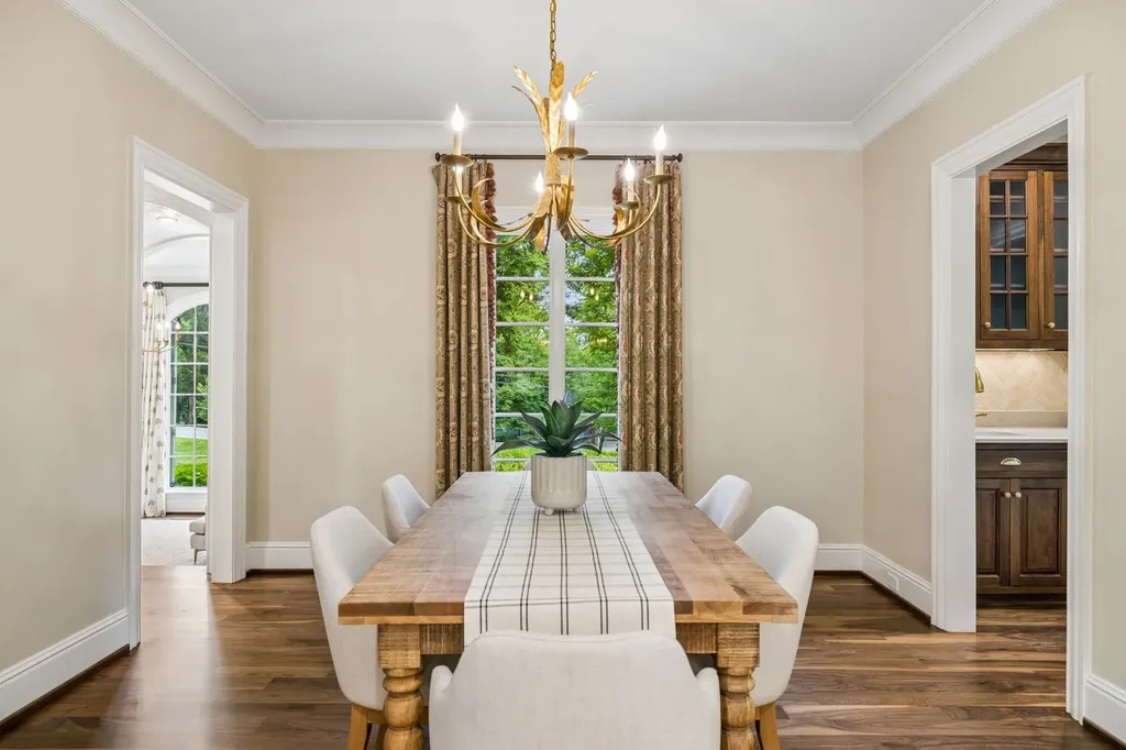 2127 Chickering Nashville TN 37215