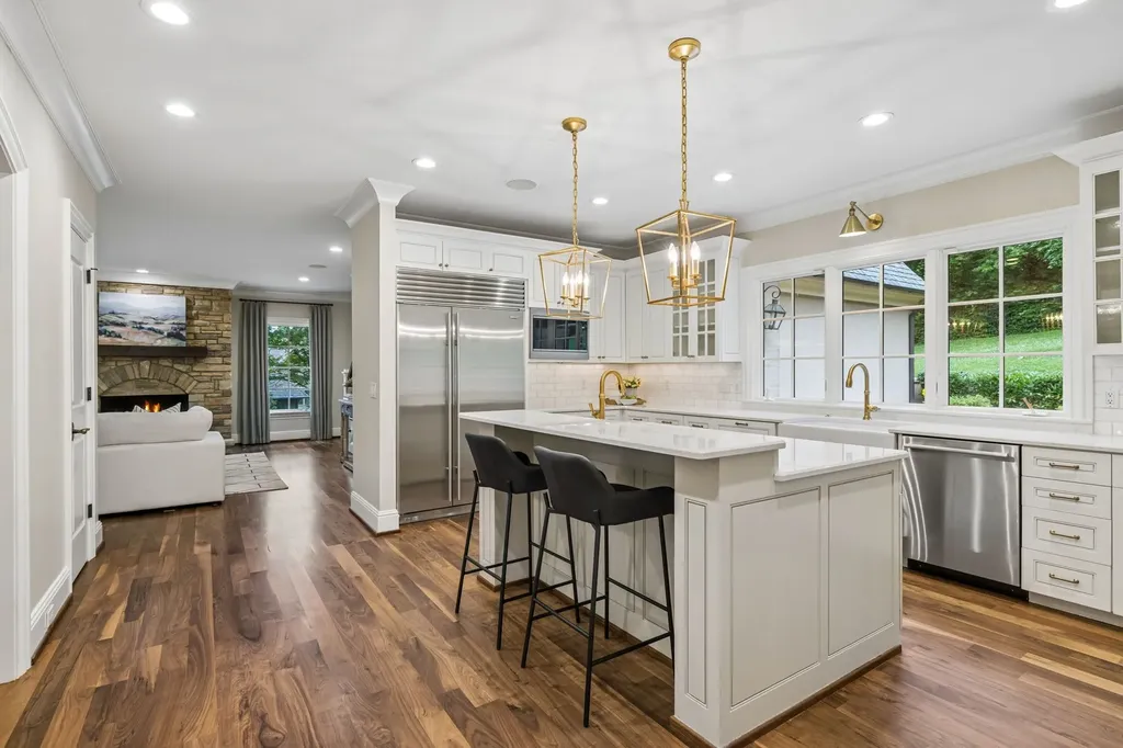 2127 Chickering Nashville TN 37215