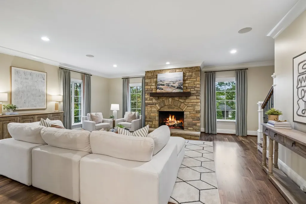 2127 Chickering Nashville TN 37215