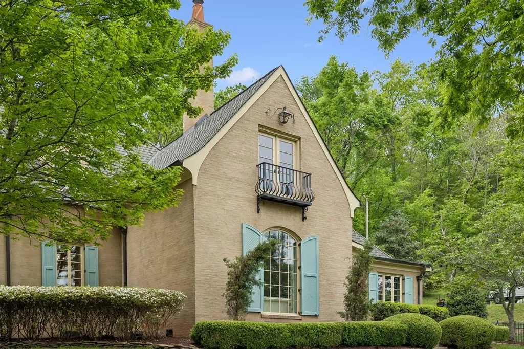 2127 Chickering Nashville TN 37215