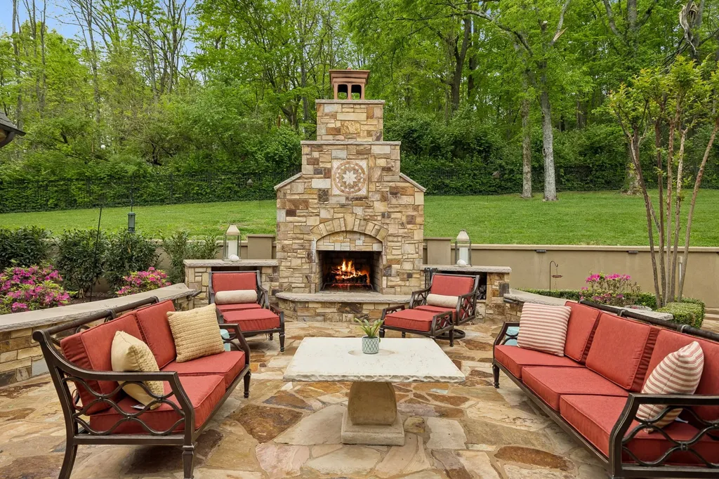 2127 Chickering Nashville TN 37215