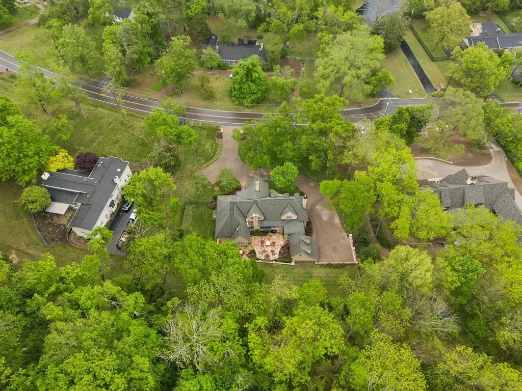 2127 Chickering Nashville TN 37215