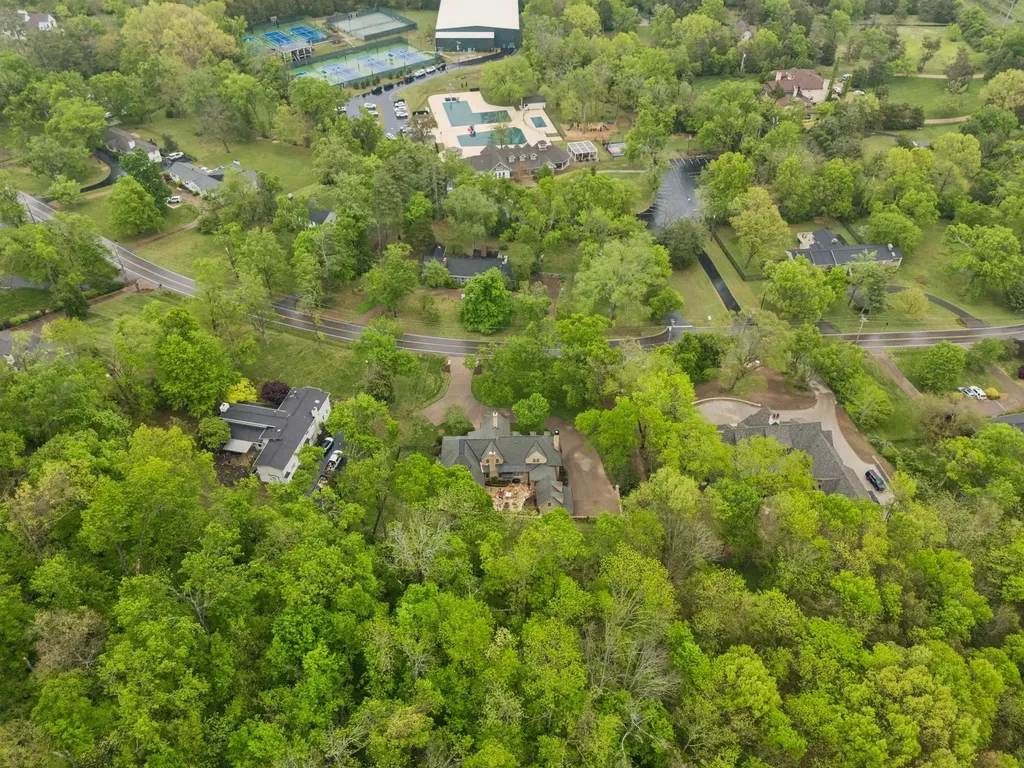 2127 Chickering Nashville TN 37215